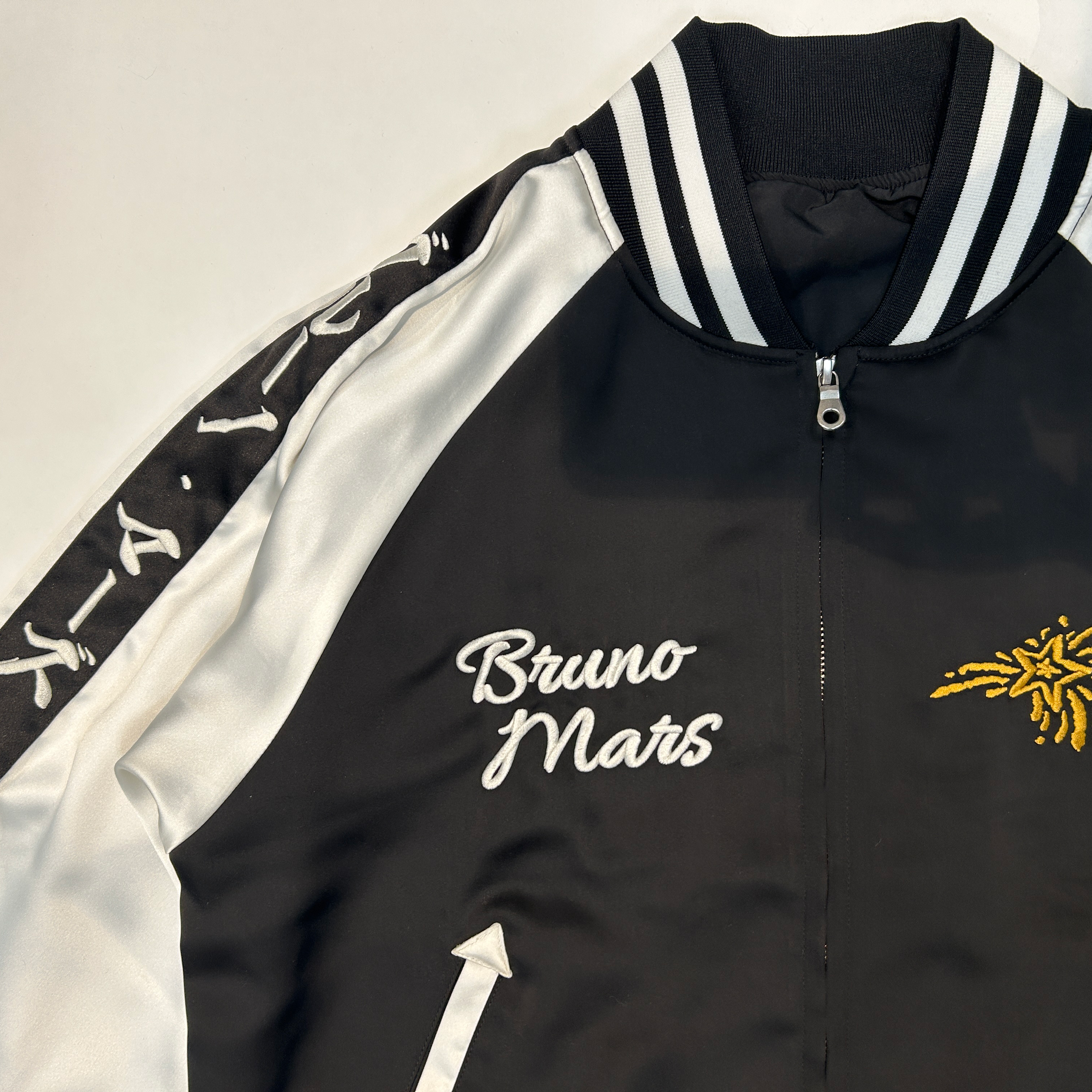 Sukajan (Souvenir Jacket)