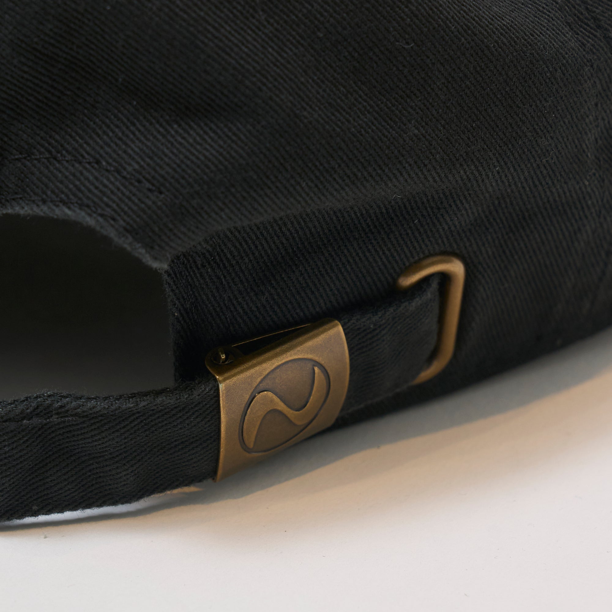 CAP BLACK