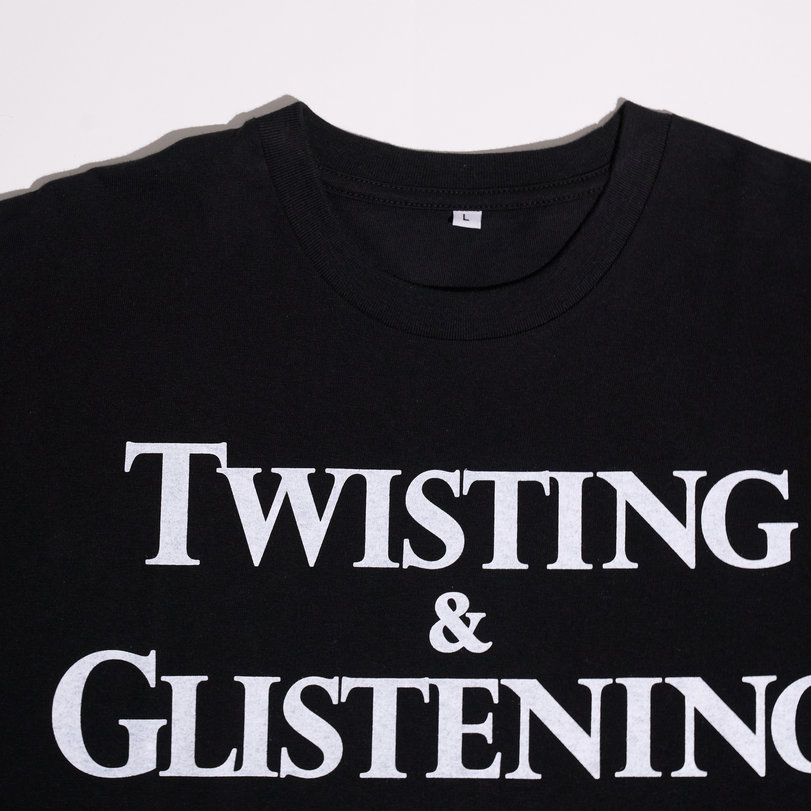 Twisting & Glistening Tシャツ