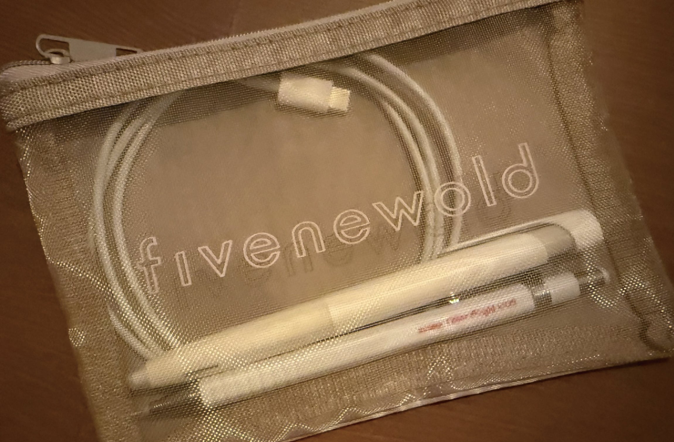 LOGO Mesh Pouch